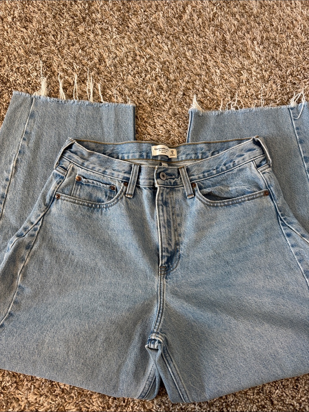Abercrombie & Fitch Light Blue Barrel Jeans - Curve Love Mid Rise | Size 29/8L